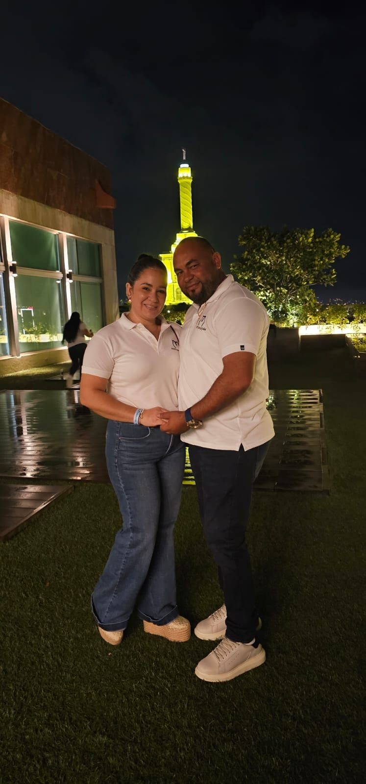 - Jean Carlos Uceta y Betania Peña